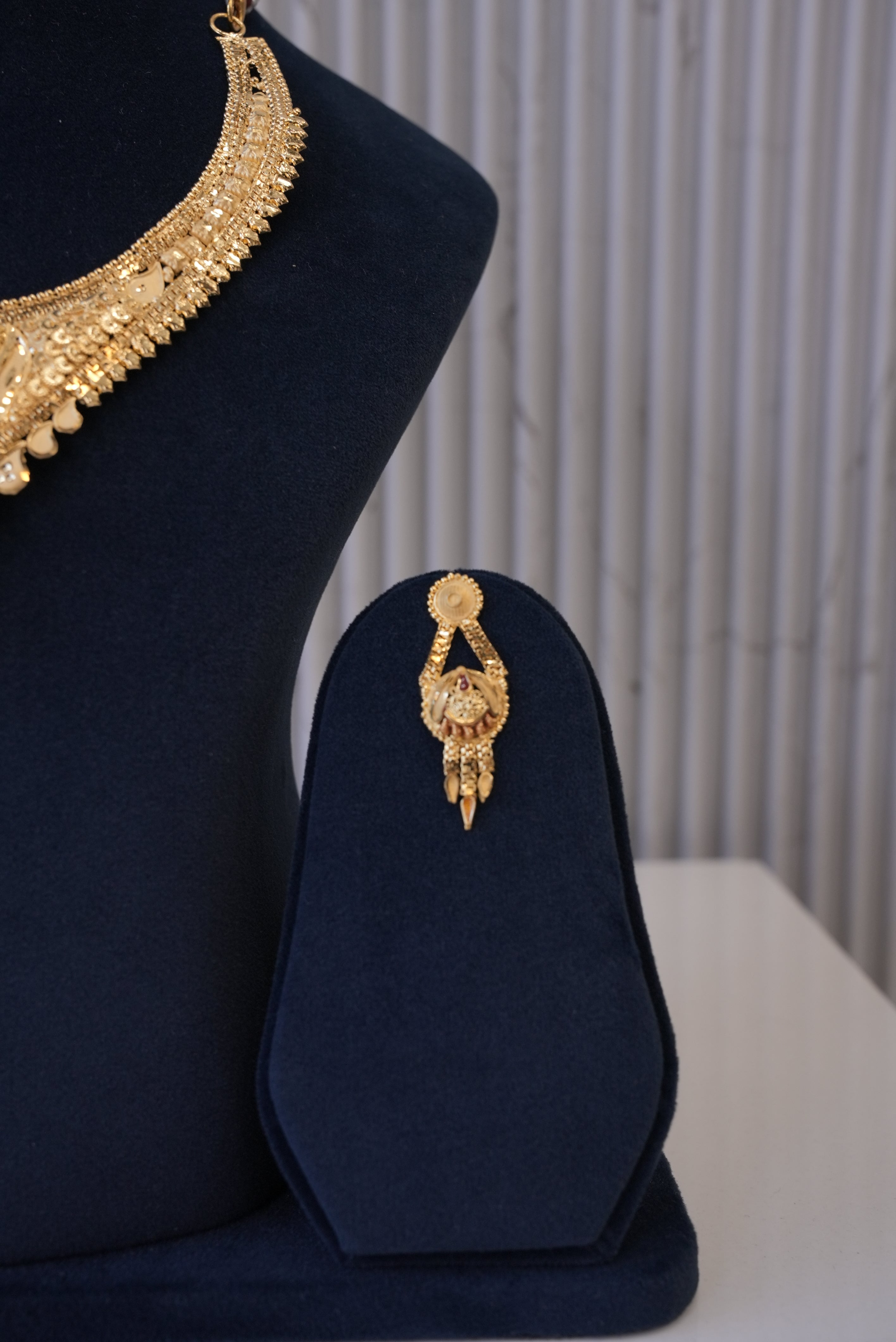 Royal Gleam, Necklace, Gold Patra demi-fine jewellery, SKU N_GS_2 image 3
