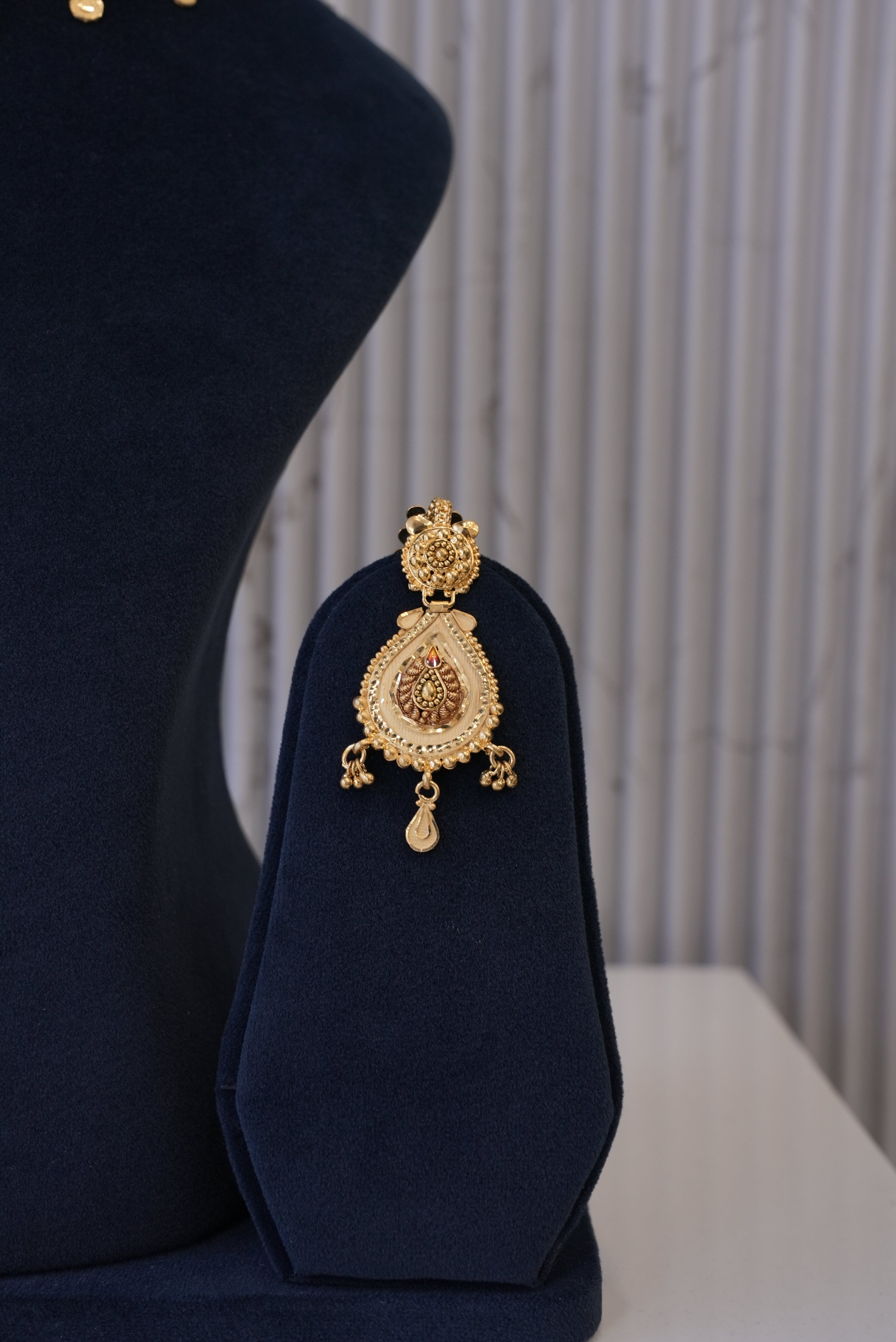 Radiant Bond, Necklace, Gold Patra demi-fine jewellery, SKU N_CH_8 image 3